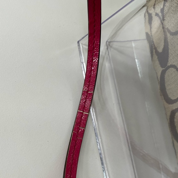 Coach Poppy pink and signature wristlet - Picture 6 of 9